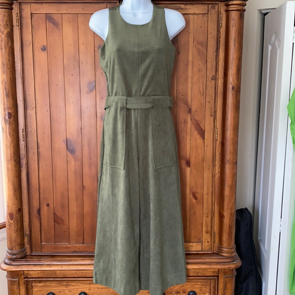 Banana republic Jumpsuit forest green Sleeveless. Size 0 petite Suede s - Picture 2 of 14